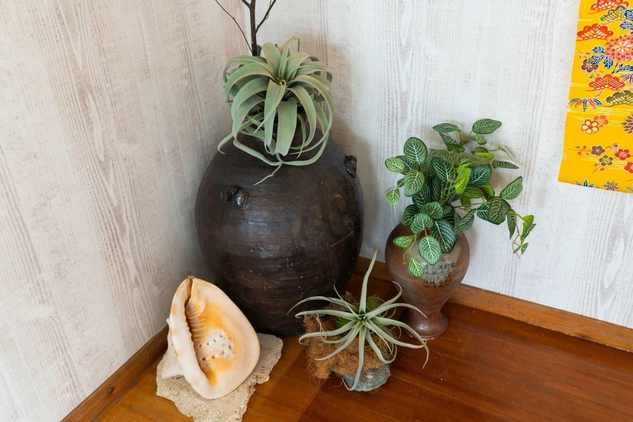 沖縄古民家お宿ななつぼし Okinawa Traditional House Nanatsuboshi Наха Екстер'єр фото