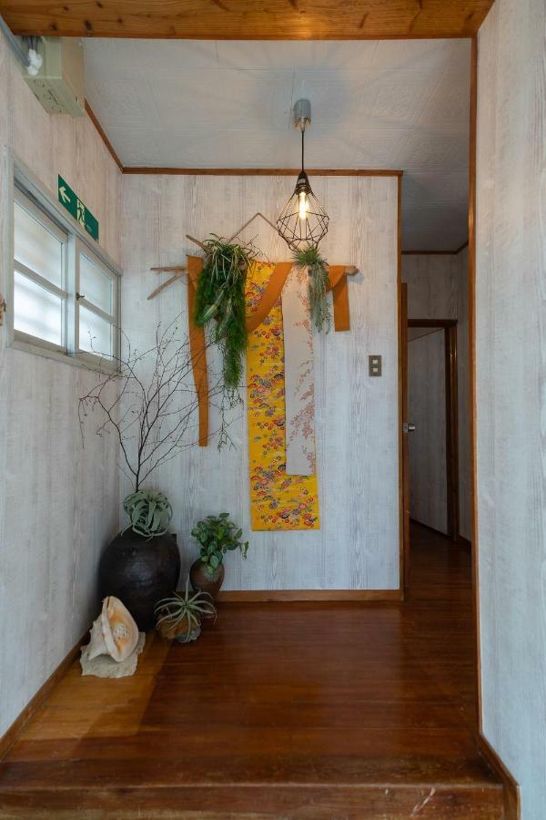 沖縄古民家お宿ななつぼし Okinawa Traditional House Nanatsuboshi Наха Екстер'єр фото